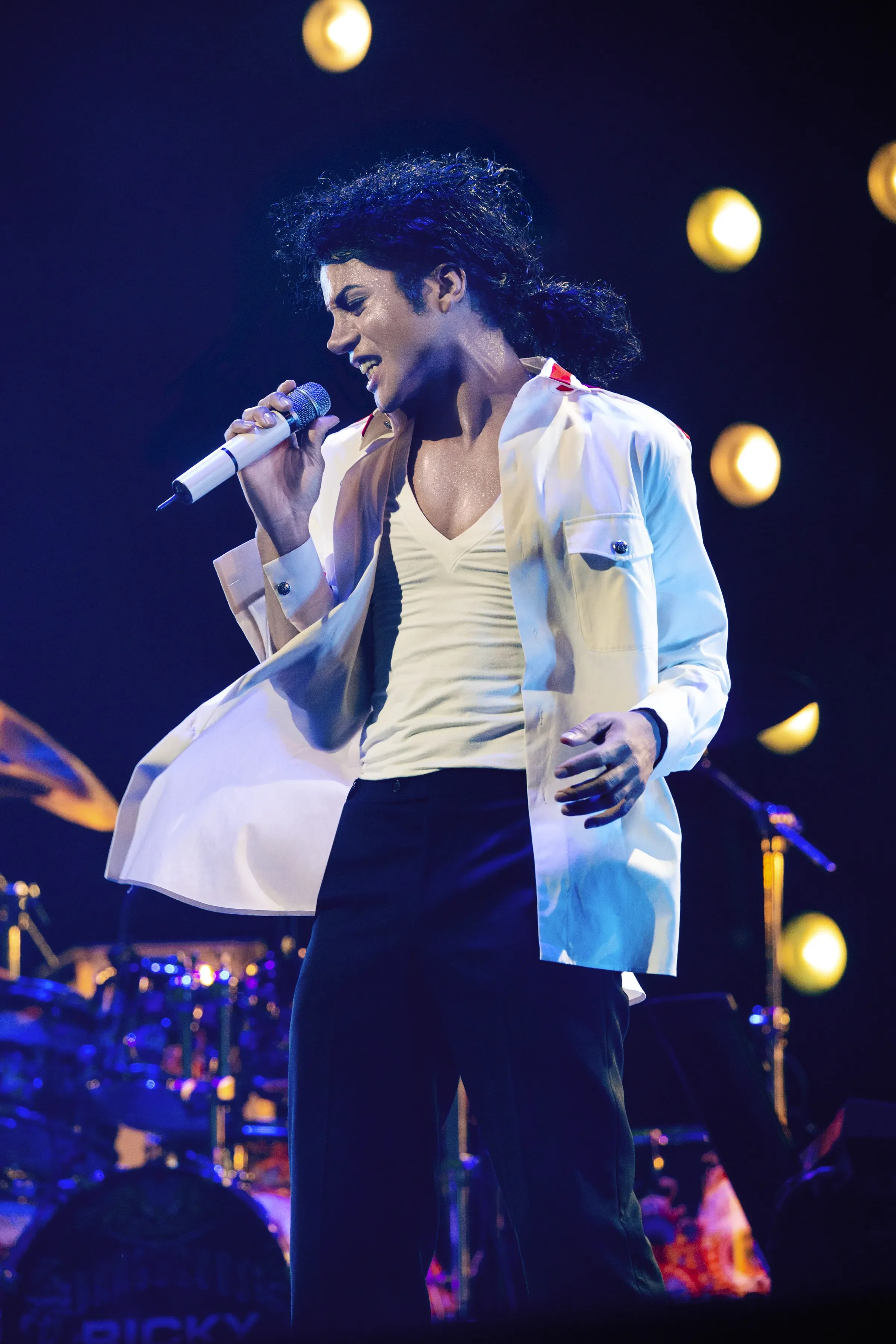 Micahel Jackson Singing